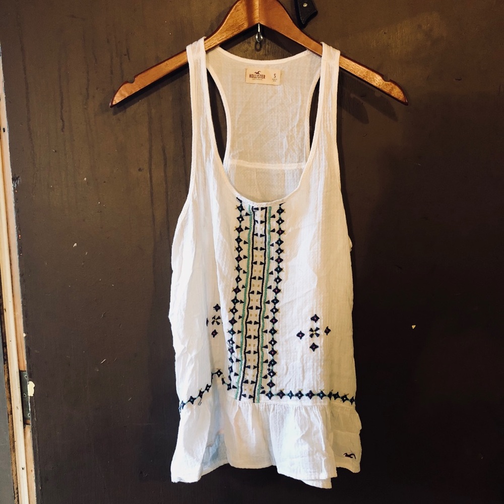HOLLISTER white tank. Aztec